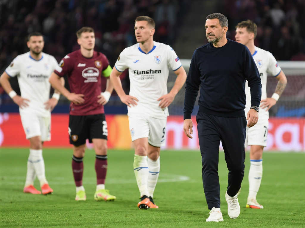 衣室中的影 衣室中的影